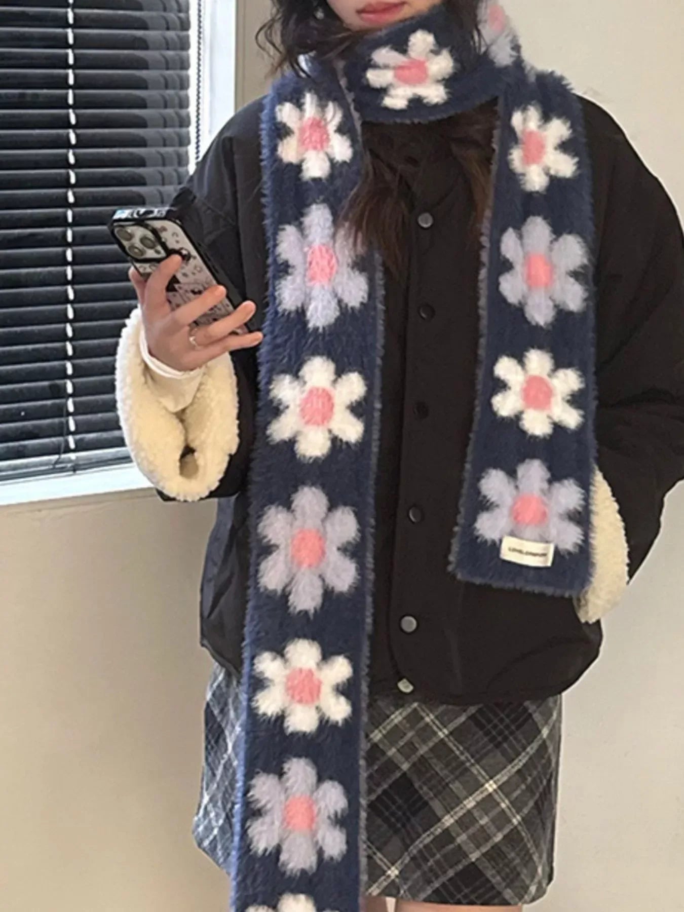 Floral Fuzzy Knit Scarf - Makw Official Site