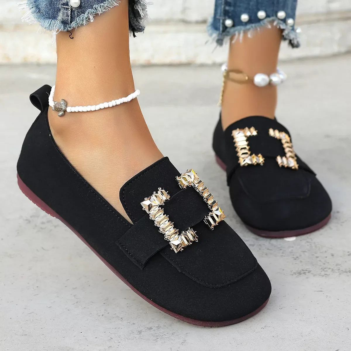 Decor Buckle Round Toe Slip-On - Makw Official Site