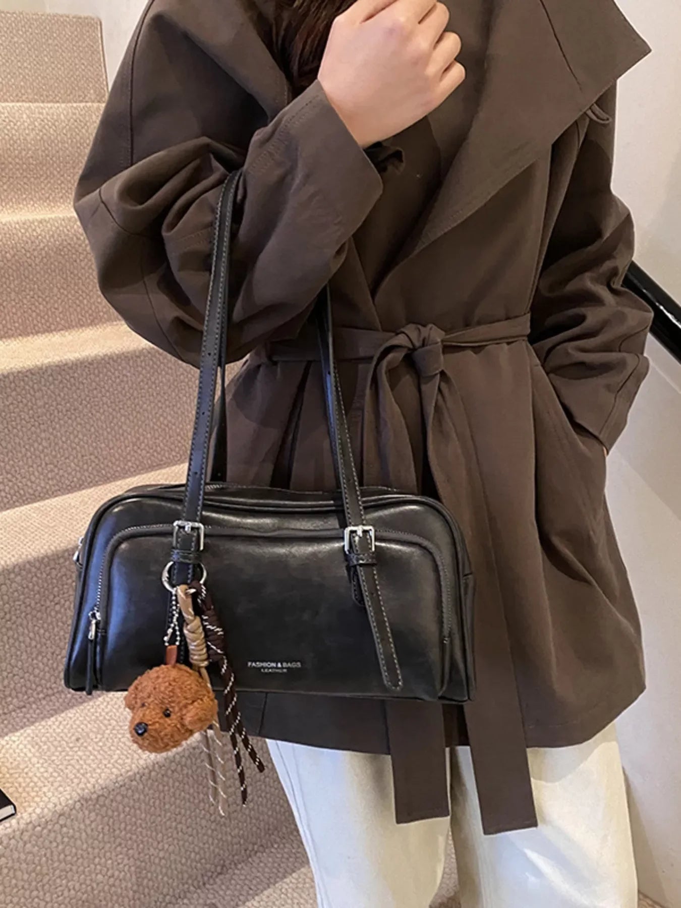 Vintage Style Leather Shoulder Bag with Charm - Makw Official Site