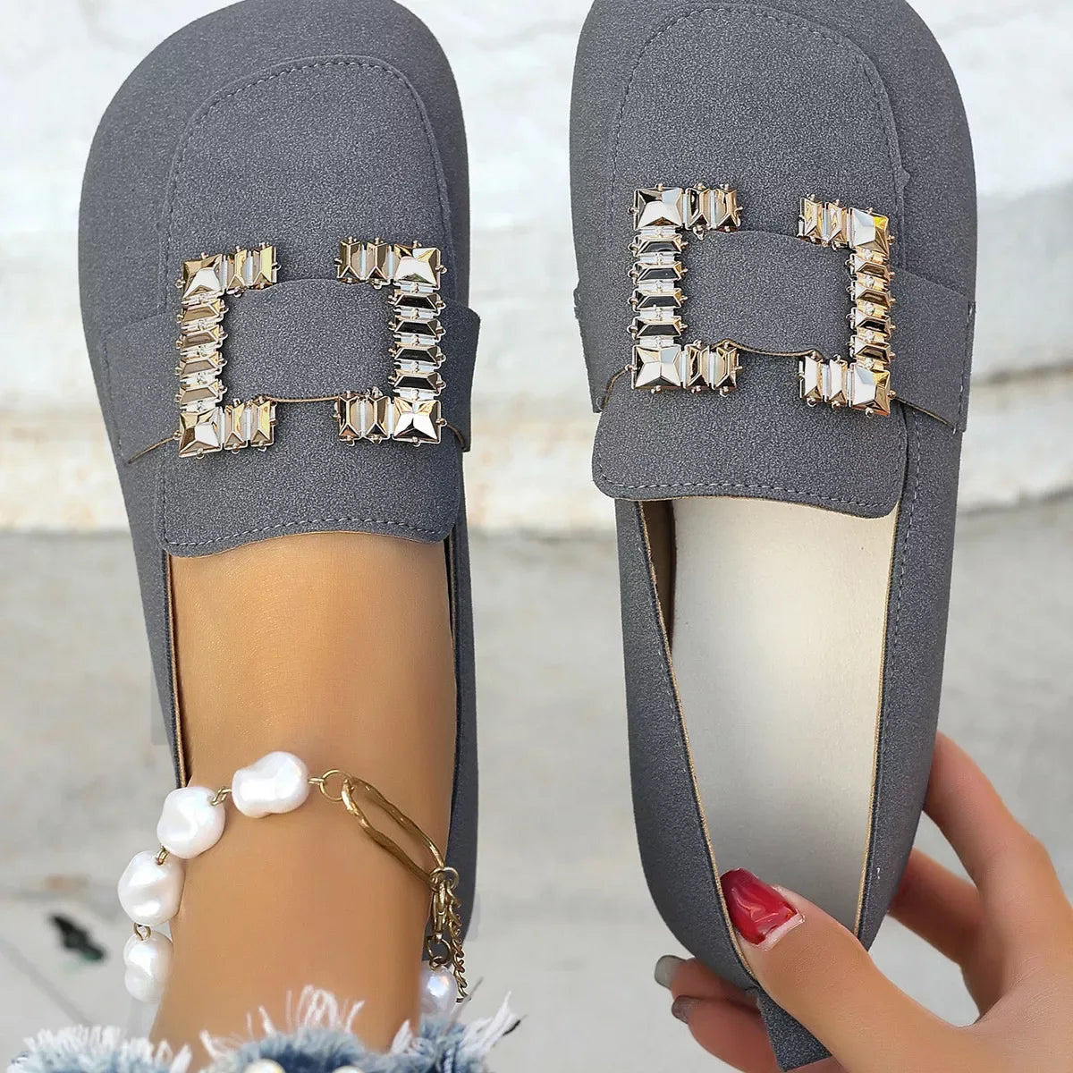 Decor Buckle Round Toe Slip-On - Makw Official Site