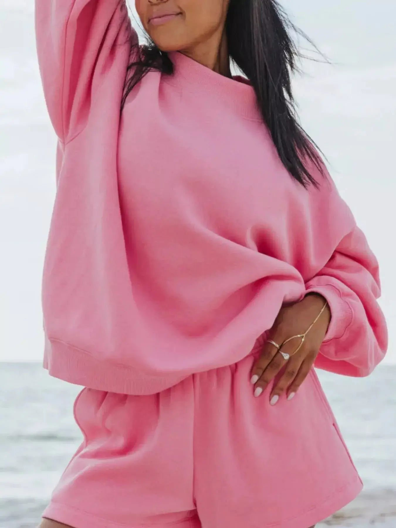 Relaxed Fit Round Neck Sweatshirt and Shorts Set - Makw Official Site