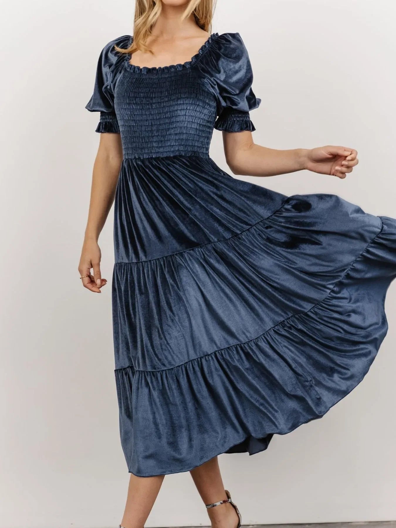 Smocked Half Sleeve Tiered Midi Dress - Makw Official Site