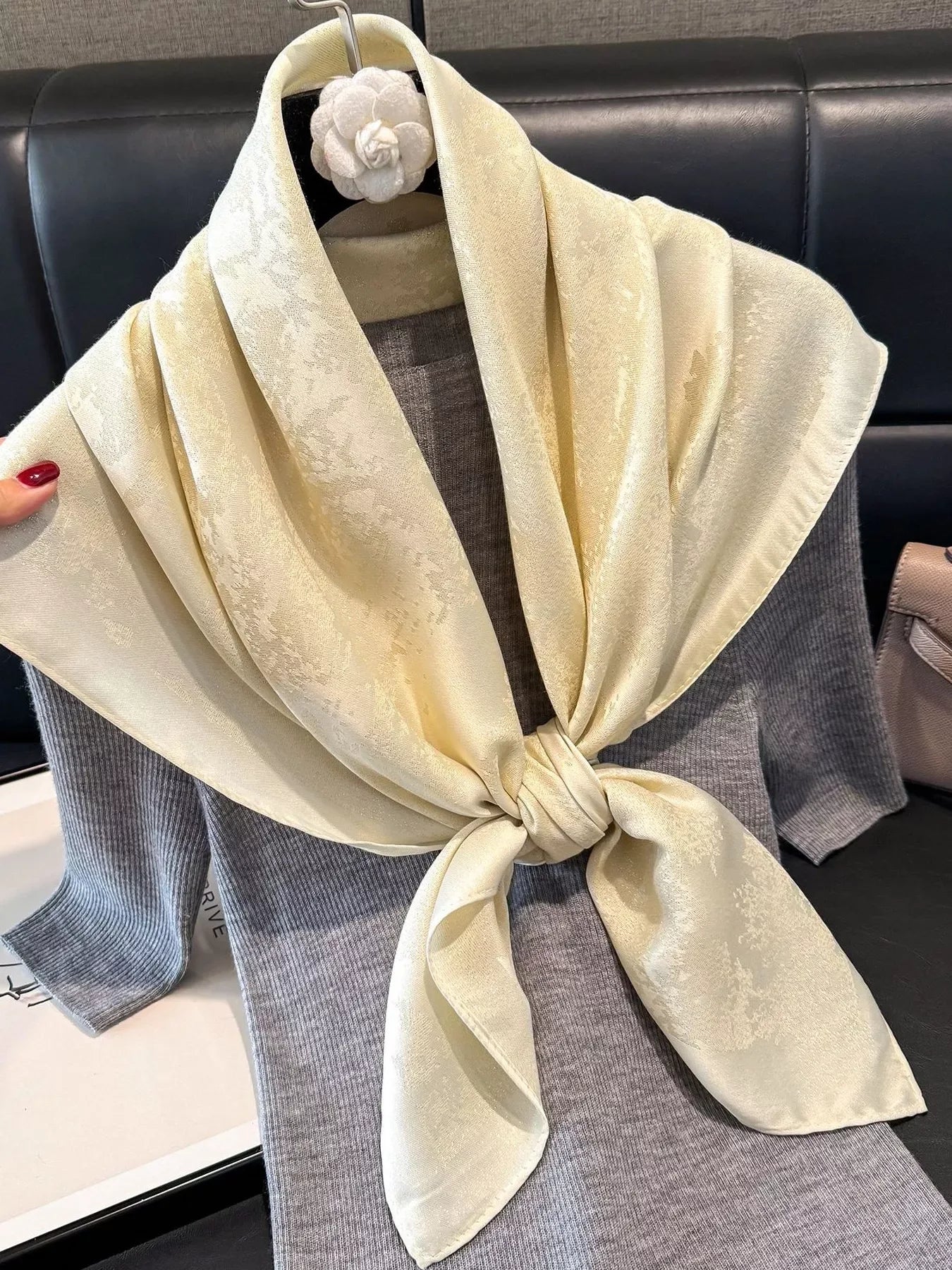 Lightweight Silk Scarf - Makw Official Site