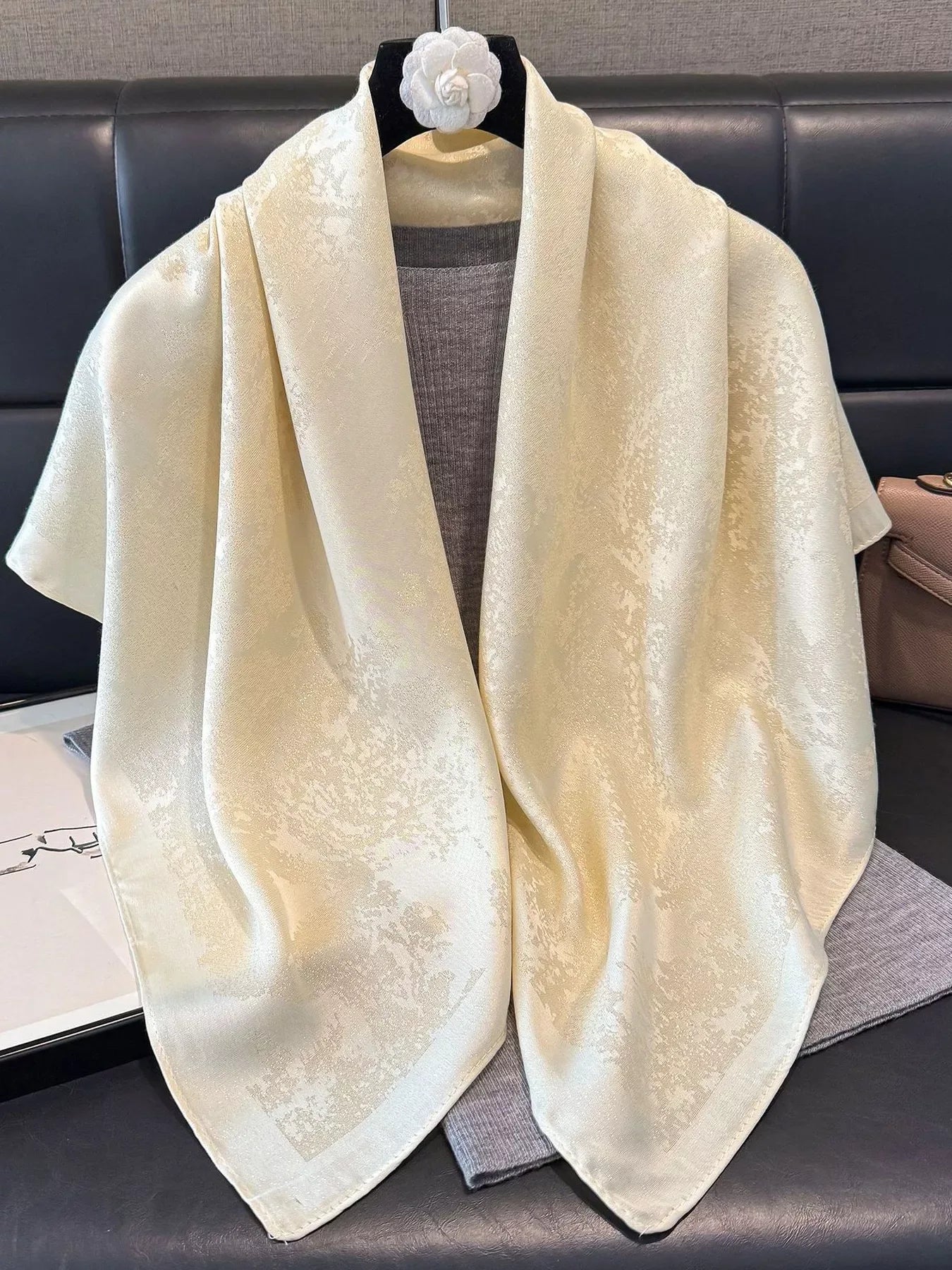 Lightweight Silk Scarf - Makw Official Site