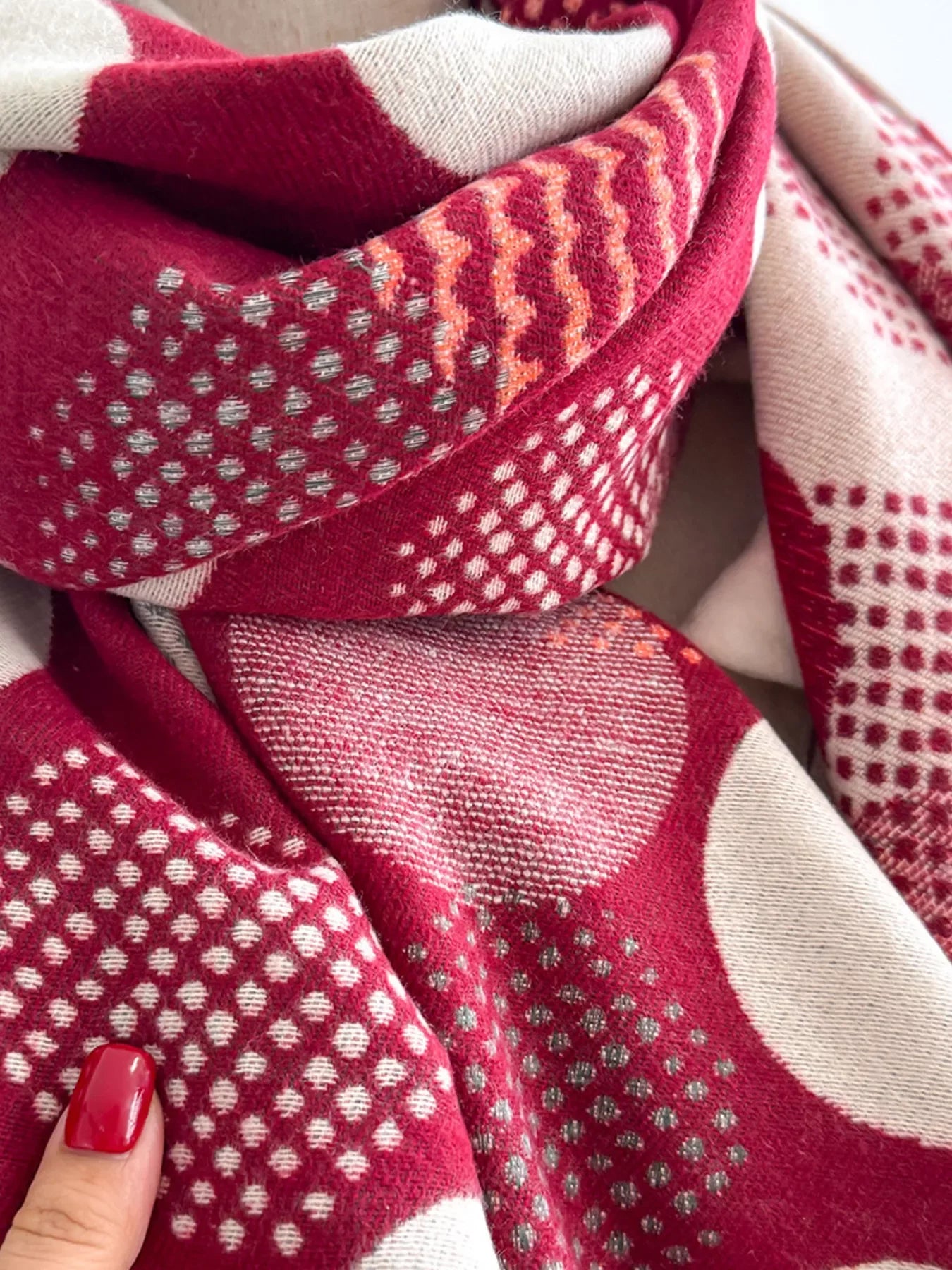 Polka Dot Raw Hem Scarf - Makw Official Site
