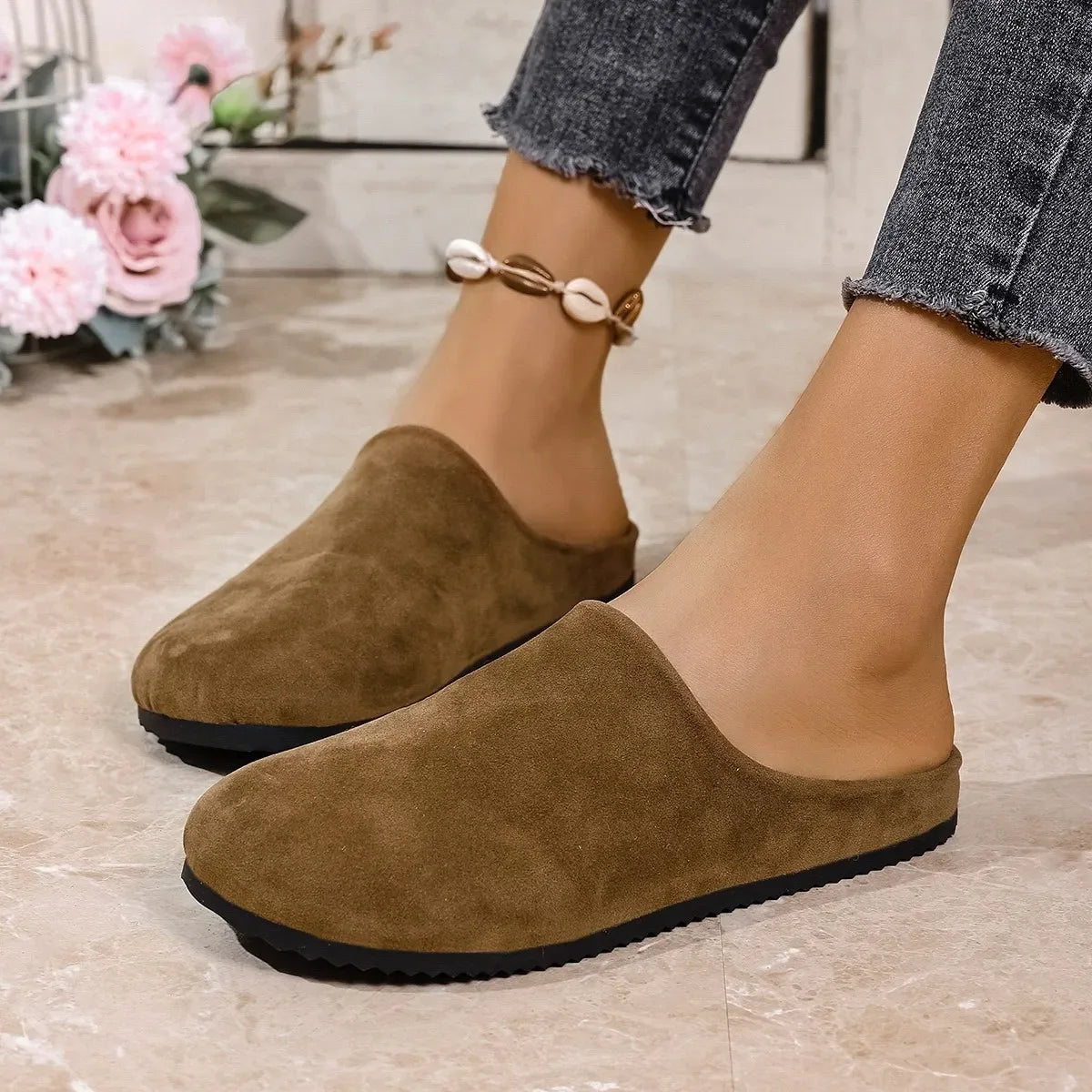 Round Toe Suede Slip-Ons - Makw Official Site