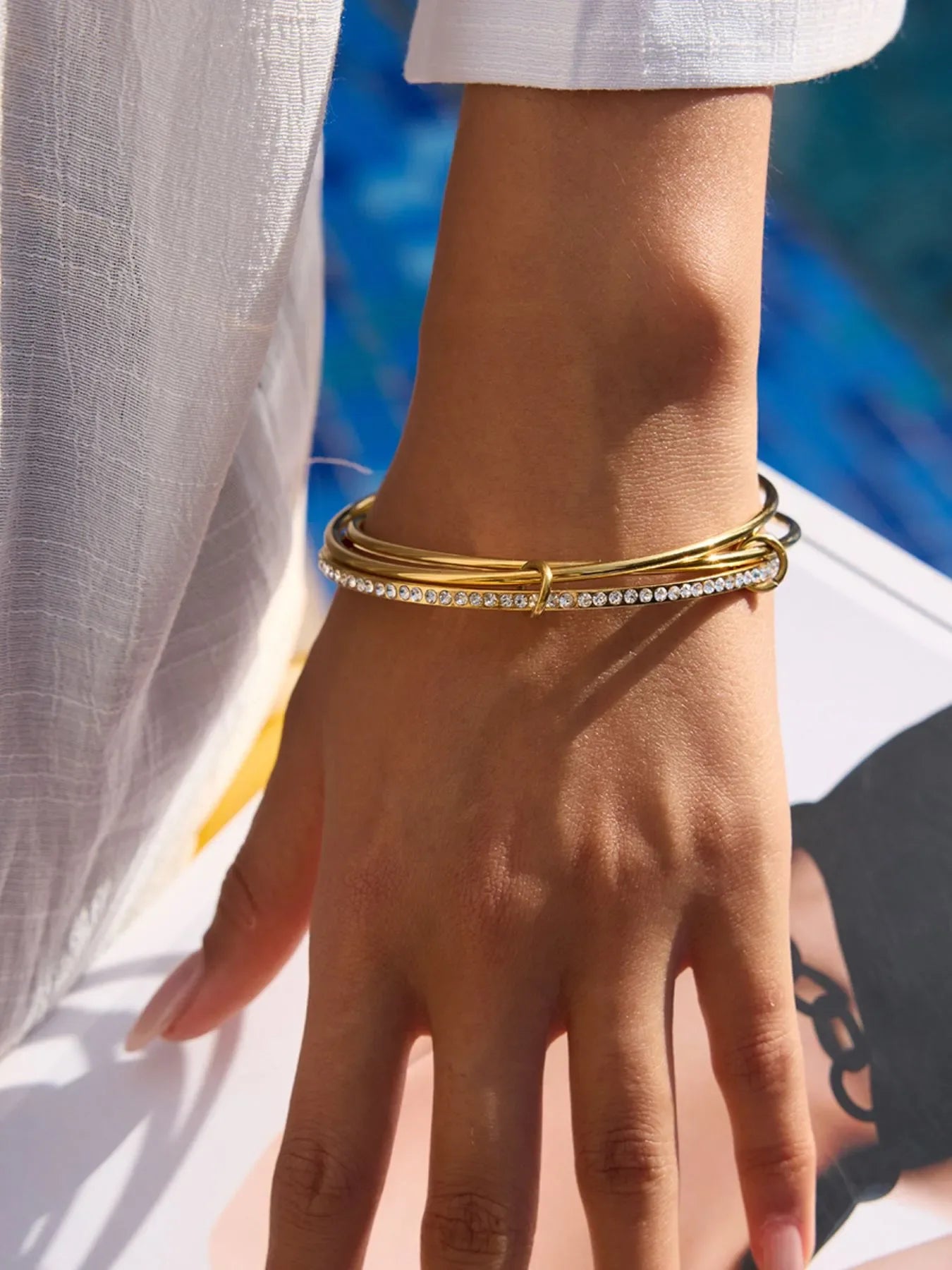 18K Gold-Plated Crossover Inlaid Zircon Bracelet - Makw Official Site