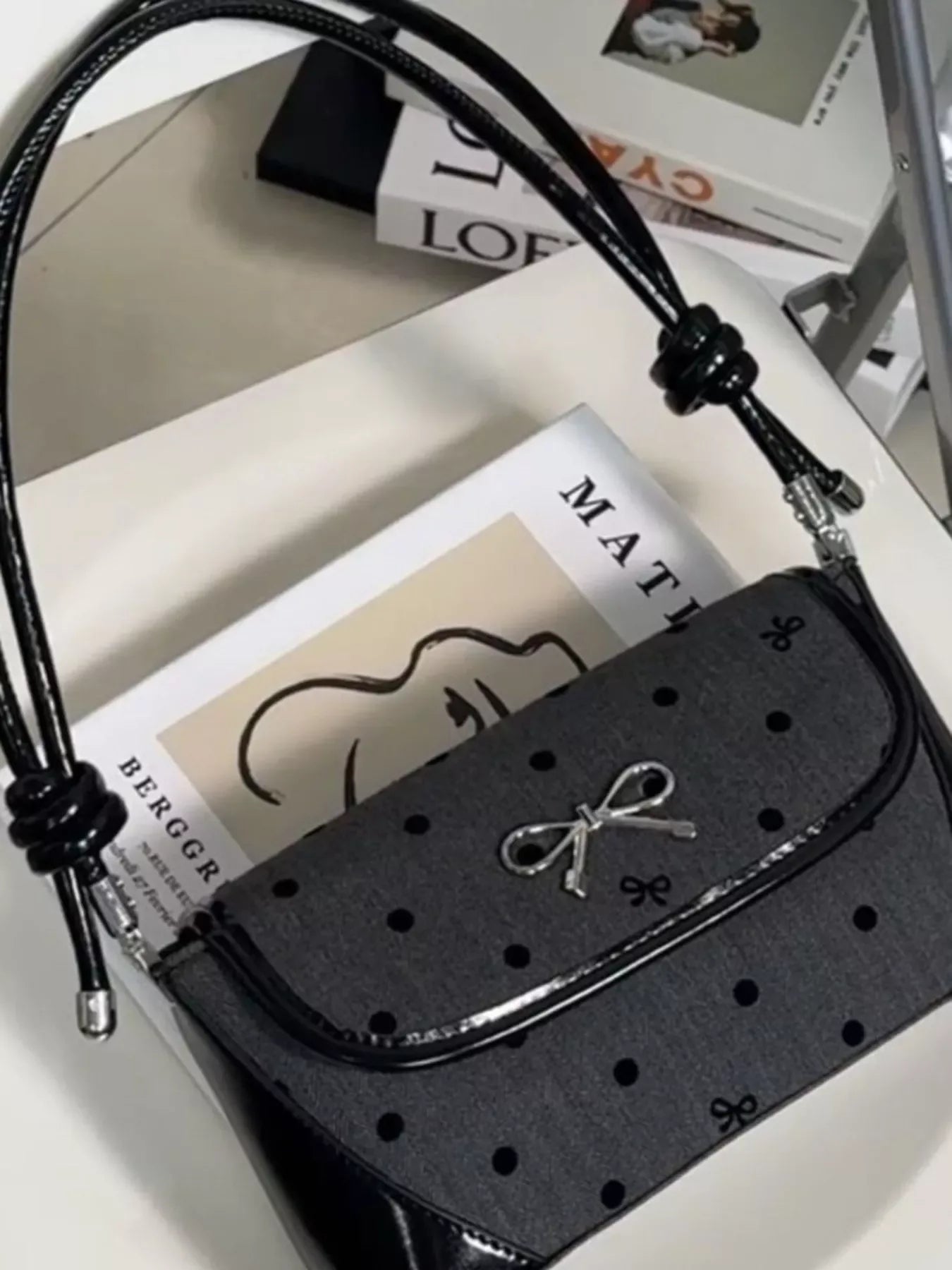 Bow Decor Flap Shoulder Bag - Makw Official Site