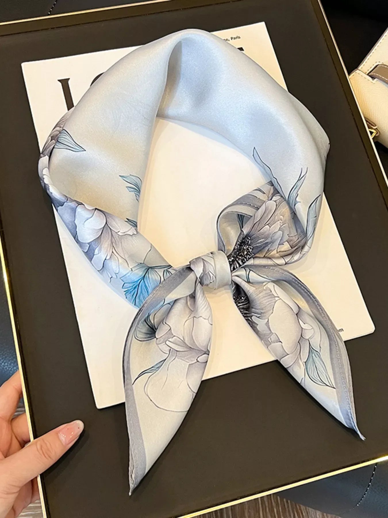 Floral Print Silk Square Scarf - Makw Official Site
