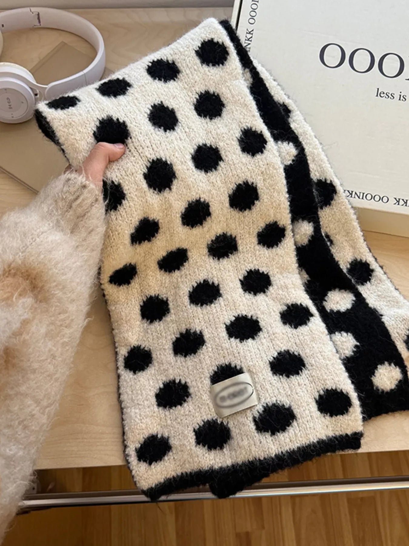 Polka Dot Knitted Scarf - Makw Official Site