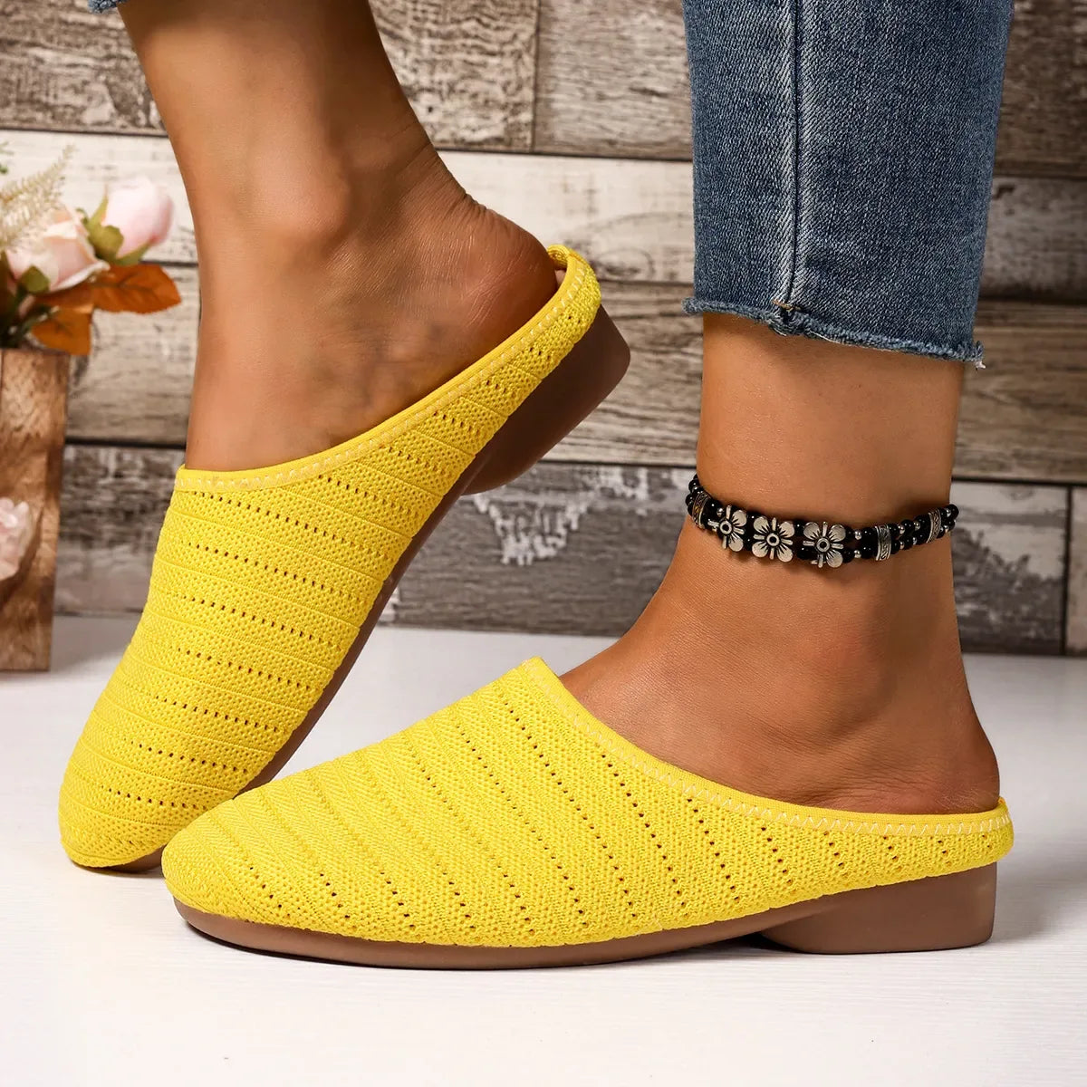 Round Toe Flat Slip-Ons - Makw Official Site