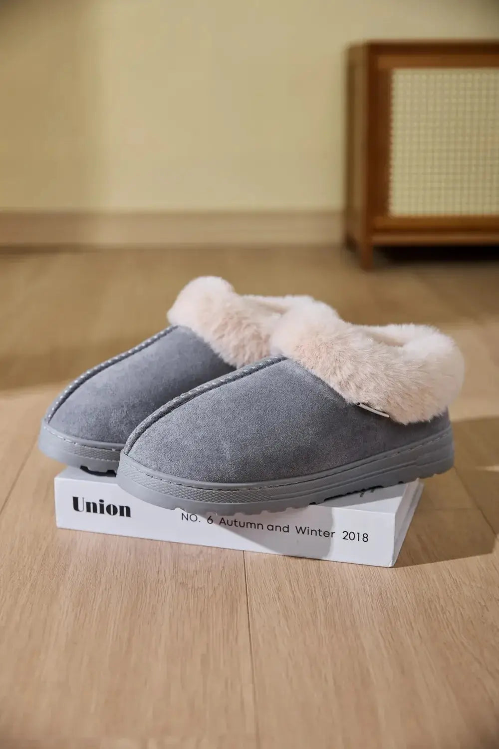 Faux Fur Round Toe Platform Slippers - Makw Official Site