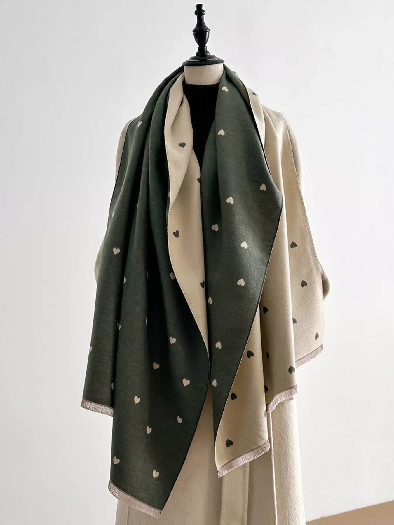 Heart Raw Hem Scarf - Makw Official Site