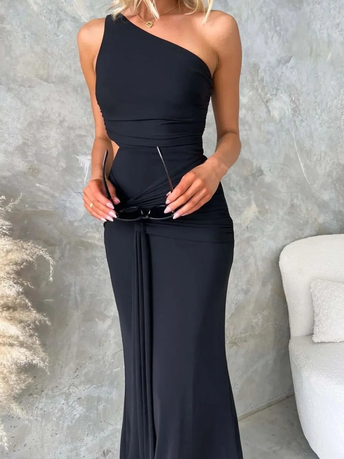 One-Shoulder Cutout Bodycon Maxi Dress - Makw Official Site