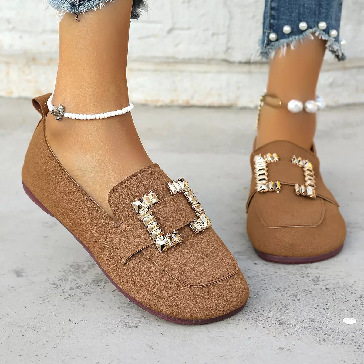 Decor Buckle Round Toe Slip-On - Makw Official Site