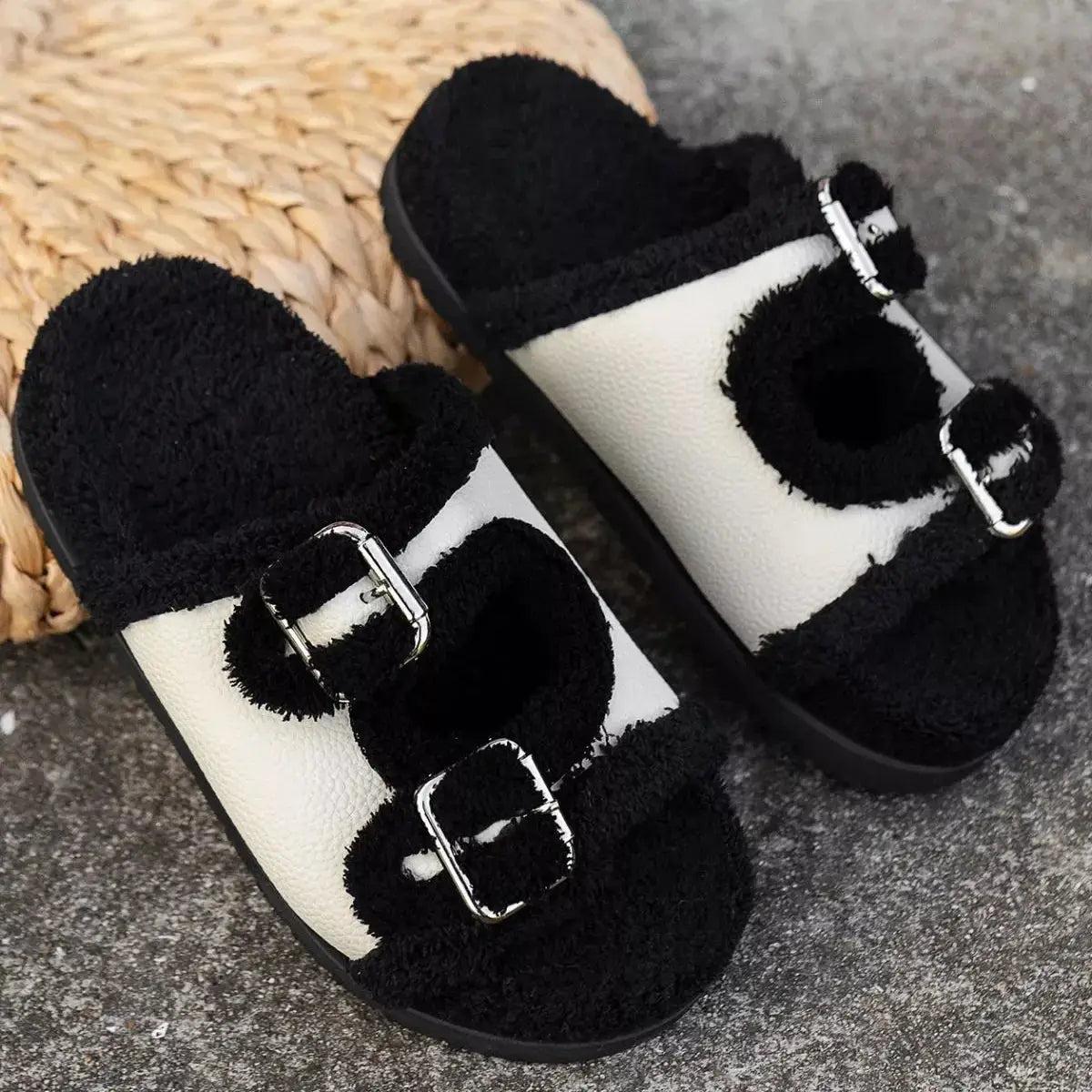 Buckle Decor Plush Lined Platform Slippers - Makw Official Site