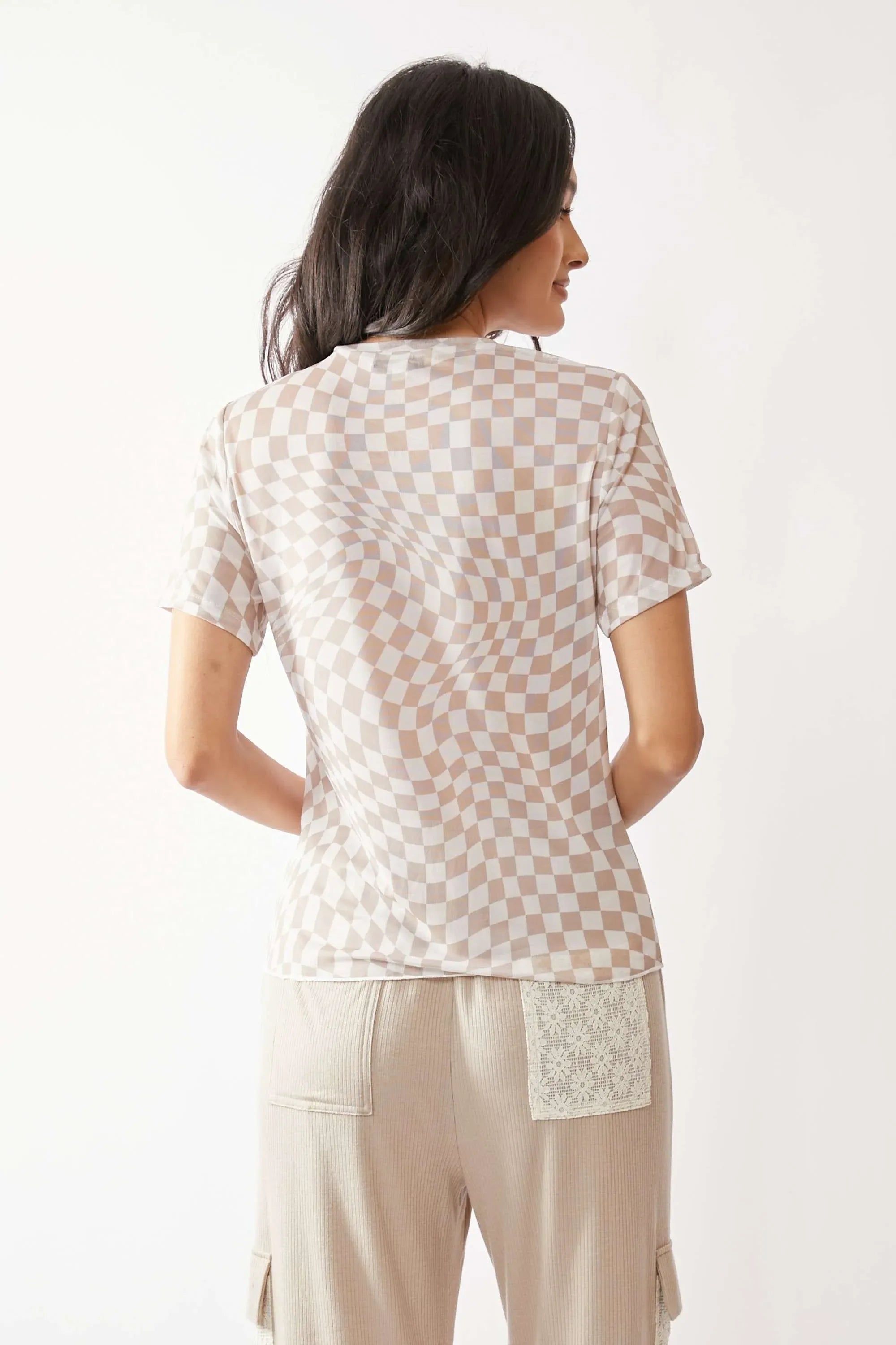 Davi & Dani Checker Board Printed Mesh Short Sleeve Top - Makw Official Site