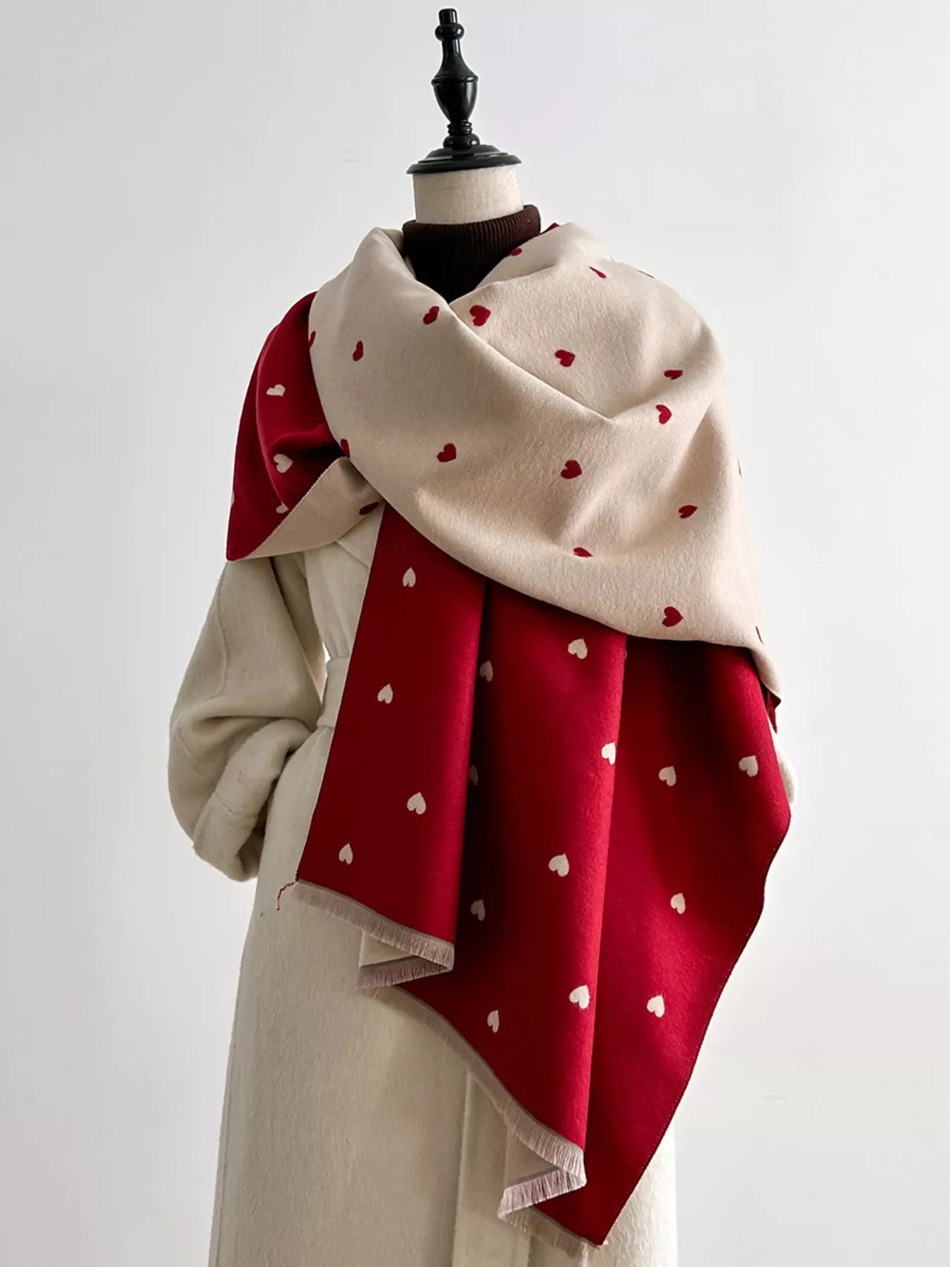 Heart Raw Hem Scarf - Makw Official Site