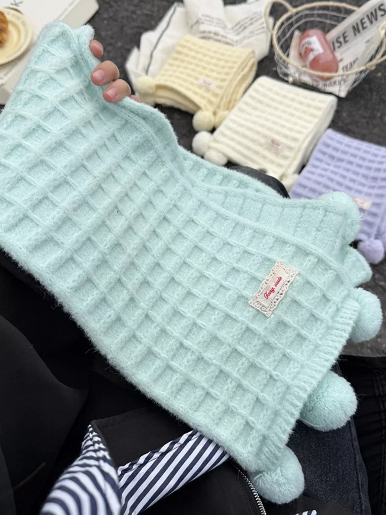 Waffle Knit Pom-Pom Scarf - Makw Official Site