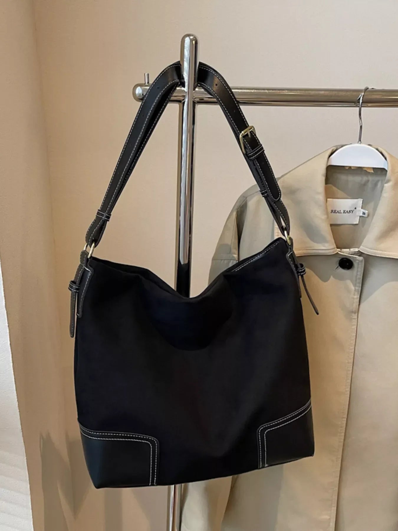 Adjustable Strap Shoulder Bag - Makw Official Site