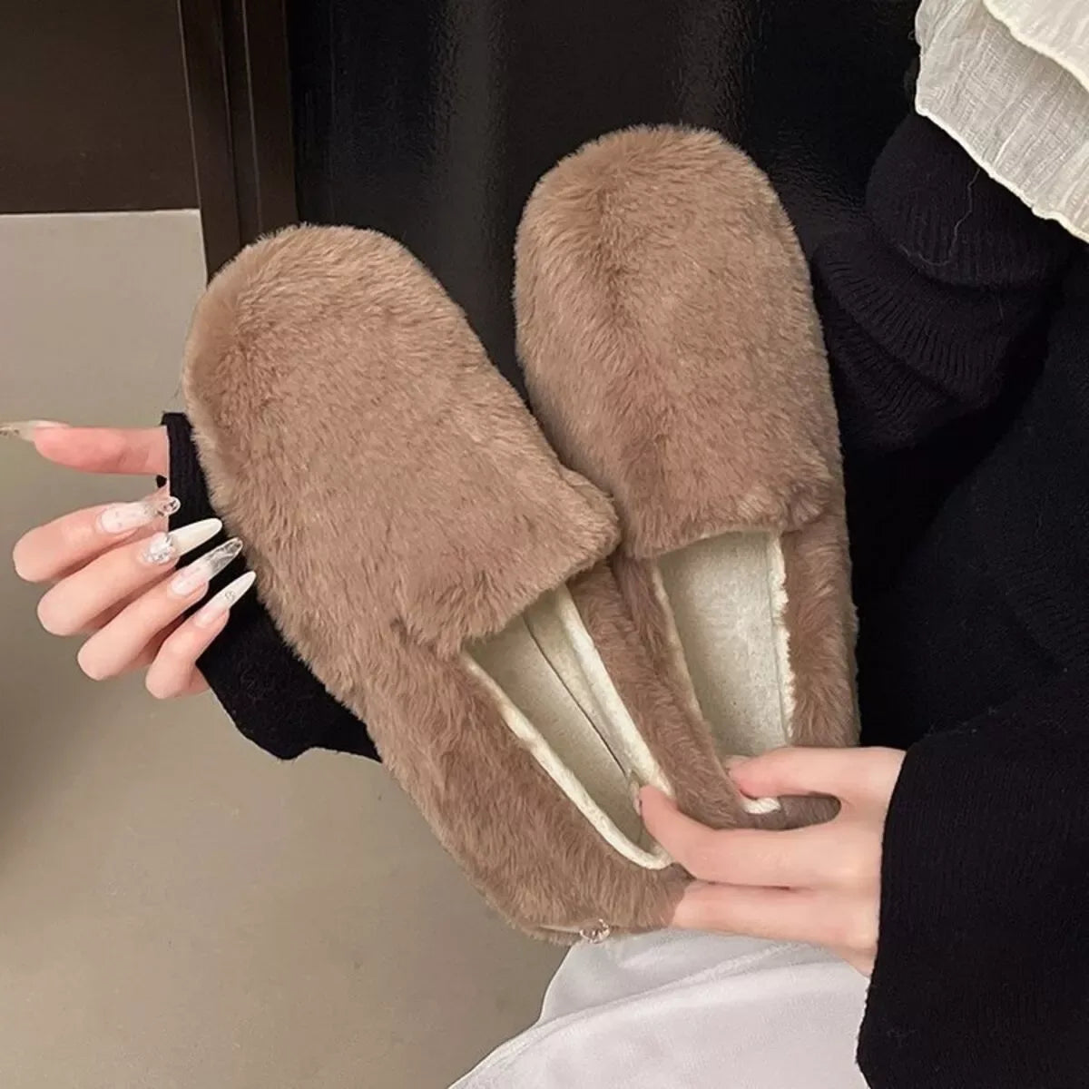 Fluffy Round Toe Slip-Ons - Makw Official Site