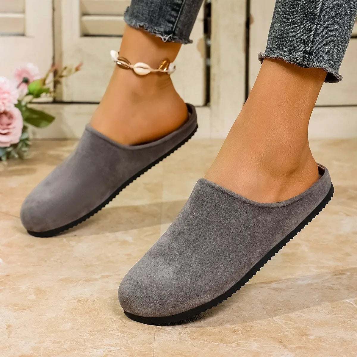 Round Toe Suede Slip-Ons - Makw Official Site