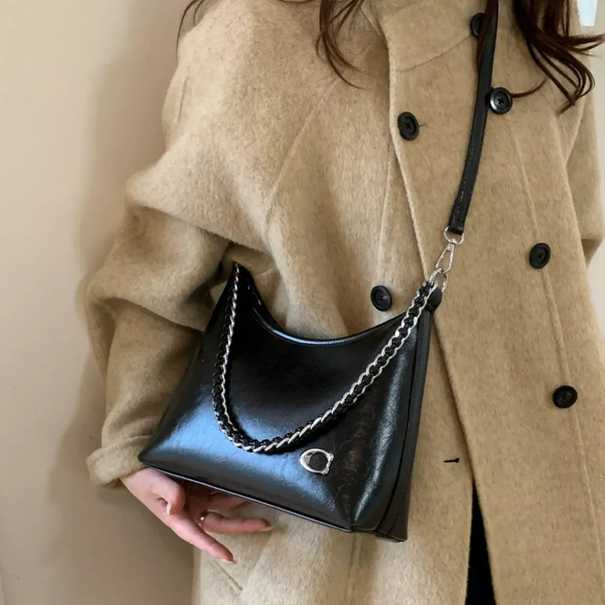 Chic Chain Accent Shoulder Bag - Makw Official Site