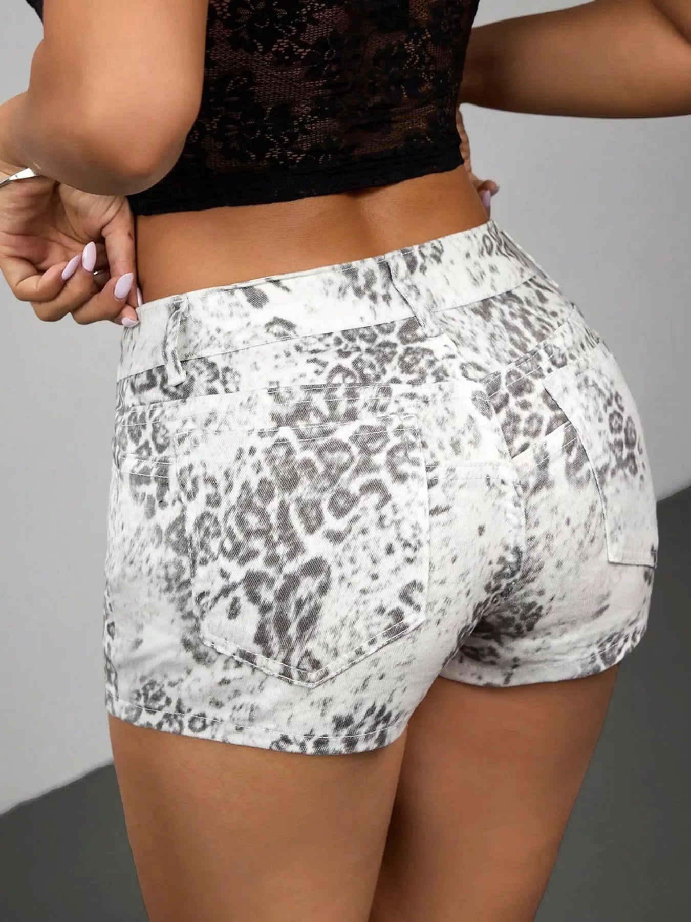 Leopard Print Denim Shorts - Makw Official Site