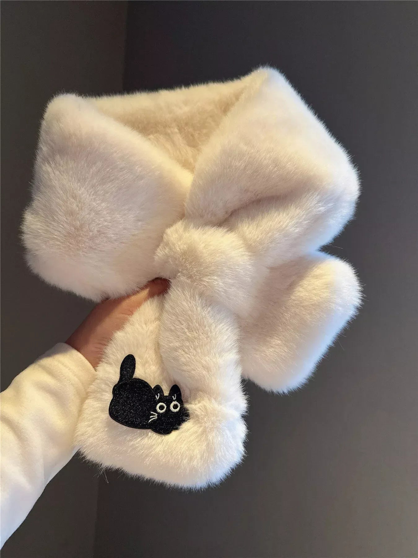 Cat Embroidered Plush Scarf - Makw Official Site