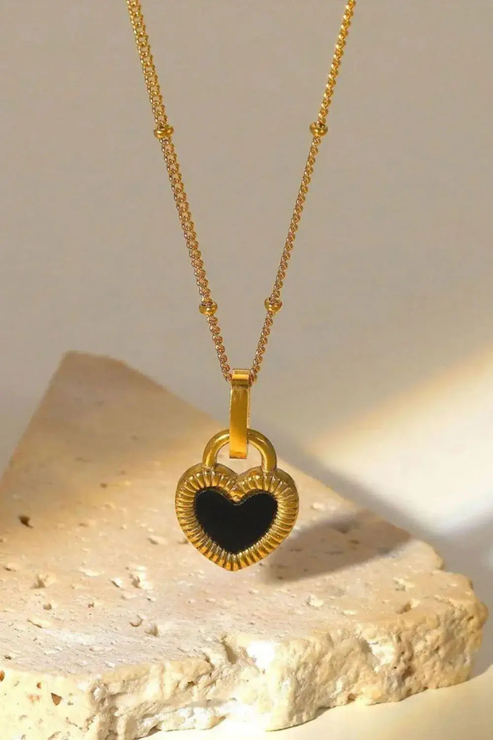 Contrast Heart Pendant Necklace - Makw Official Site
