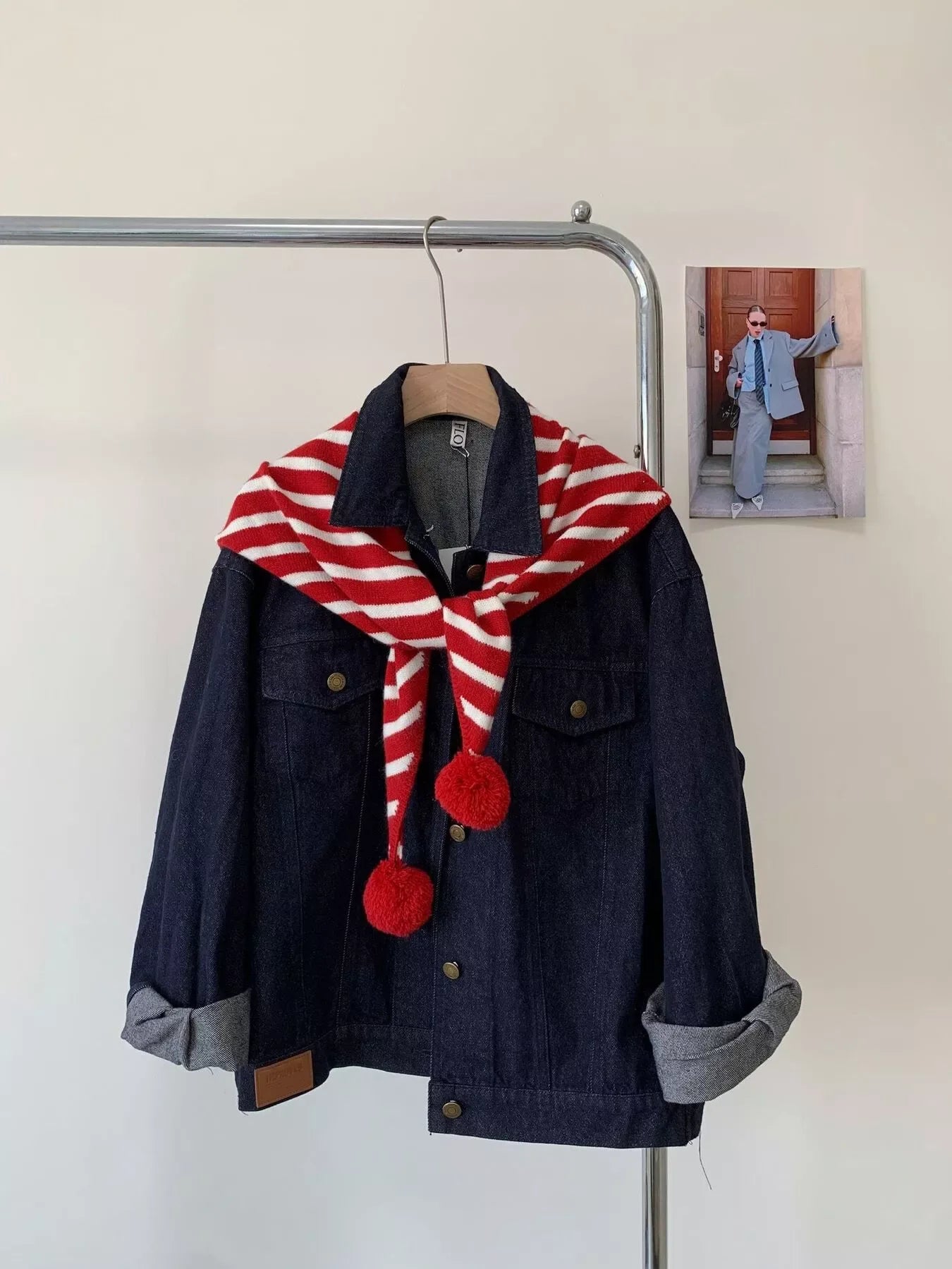 Striped Knitted Scarf with Pom-poms - Makw Official Site