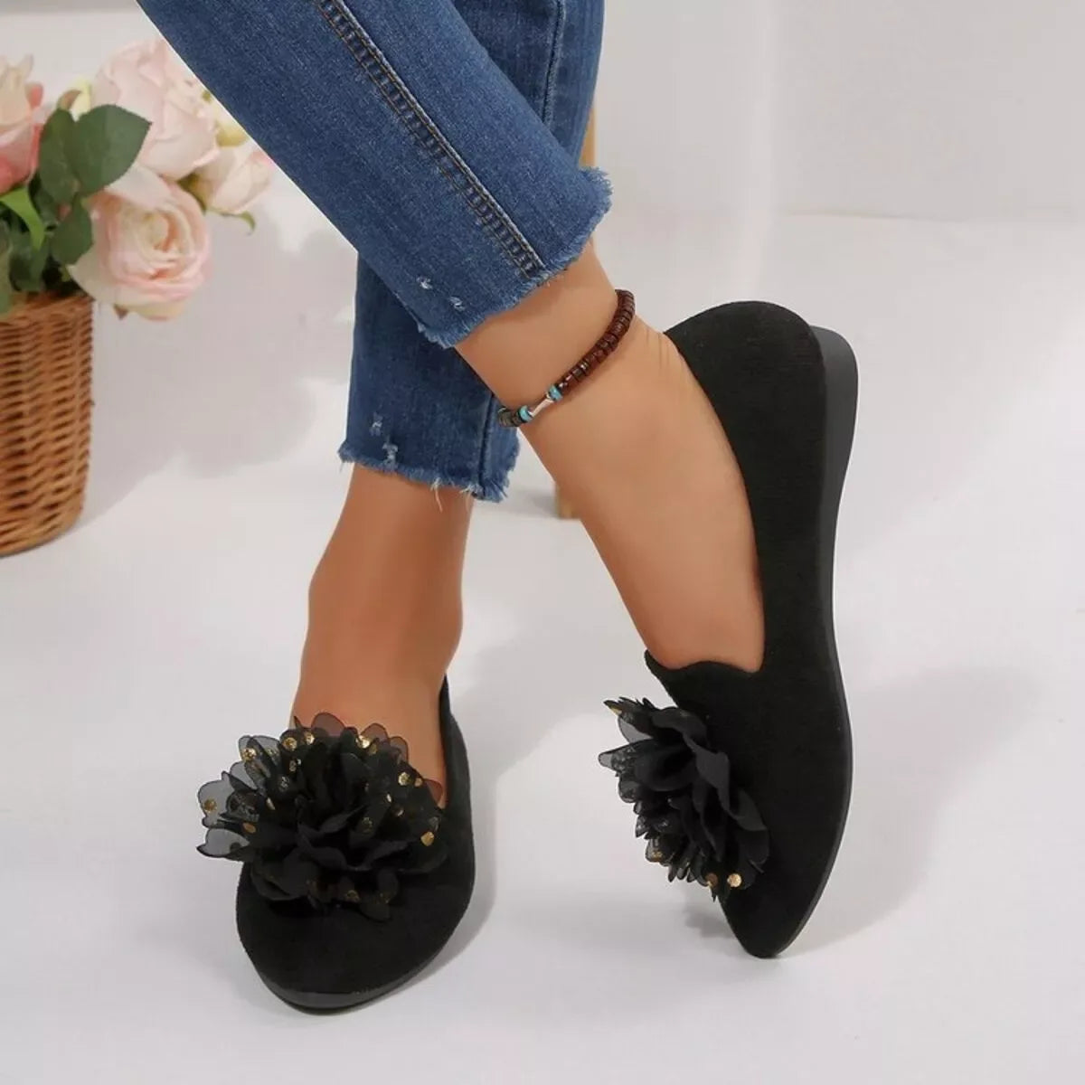 Flower Point Toe Slip-Ons - Makw Official Site