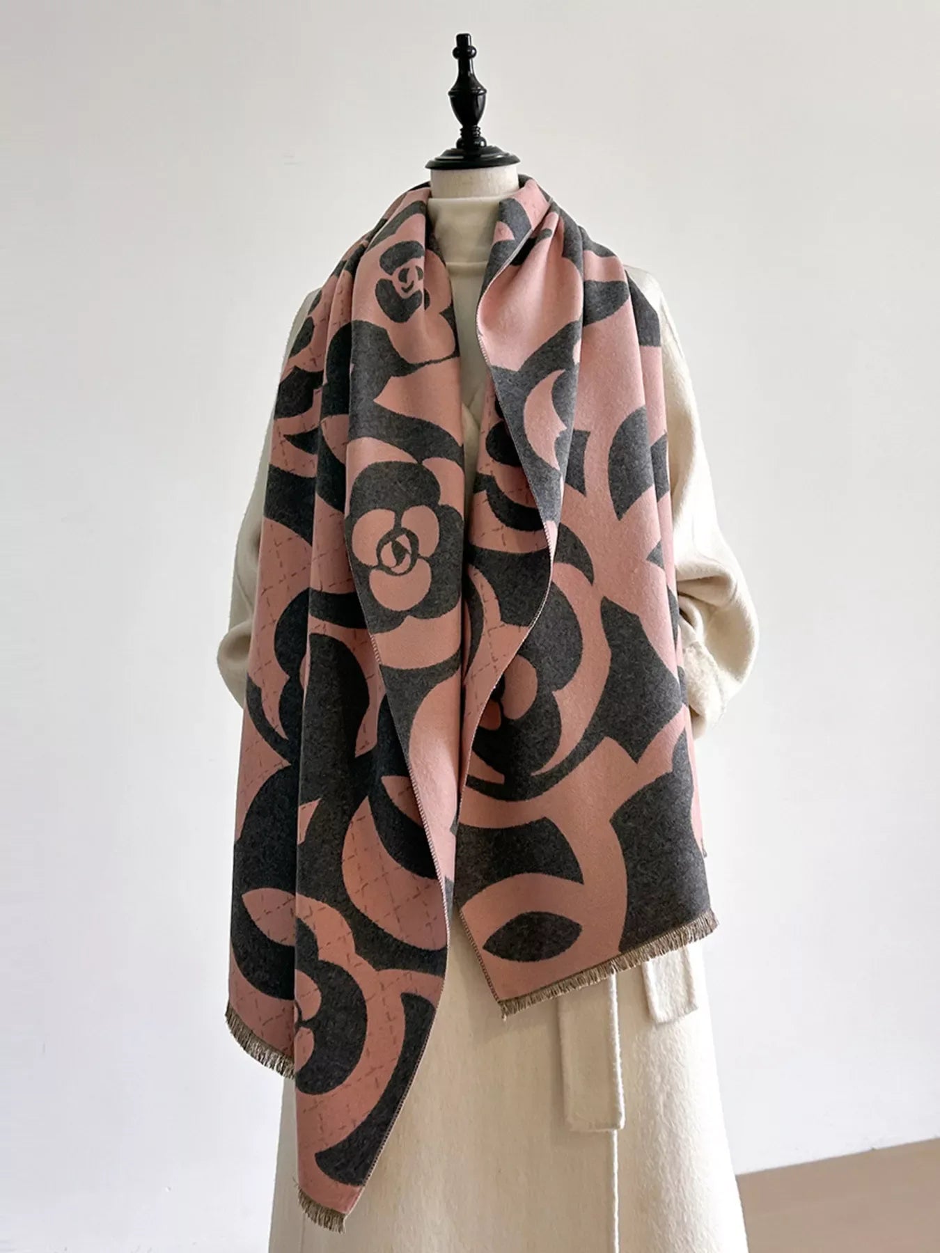 Floral Patterned Warm Scarf - Makw Official Site