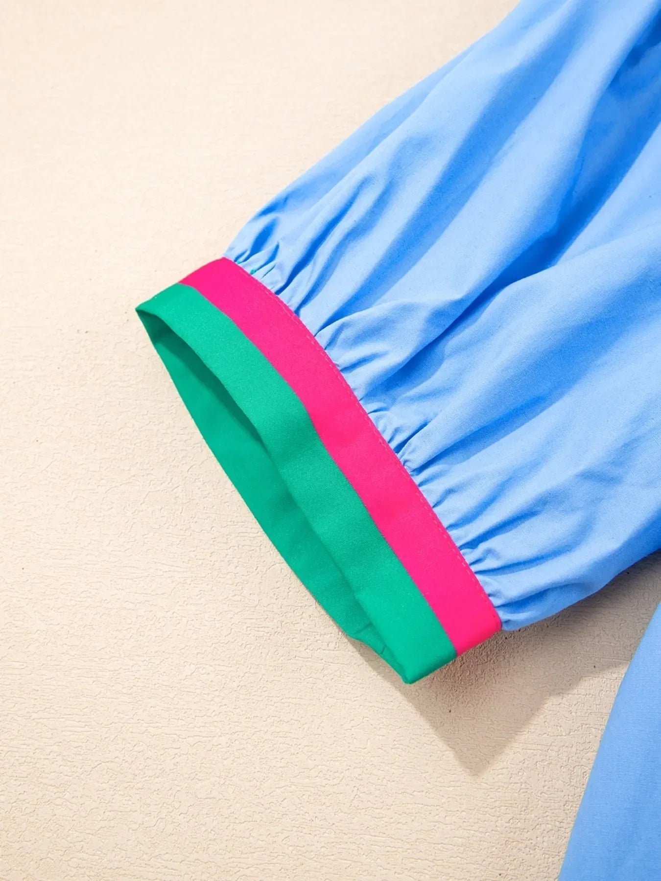 Contrast Trim Notched Short Sleeve Blouse - Makw Official Site