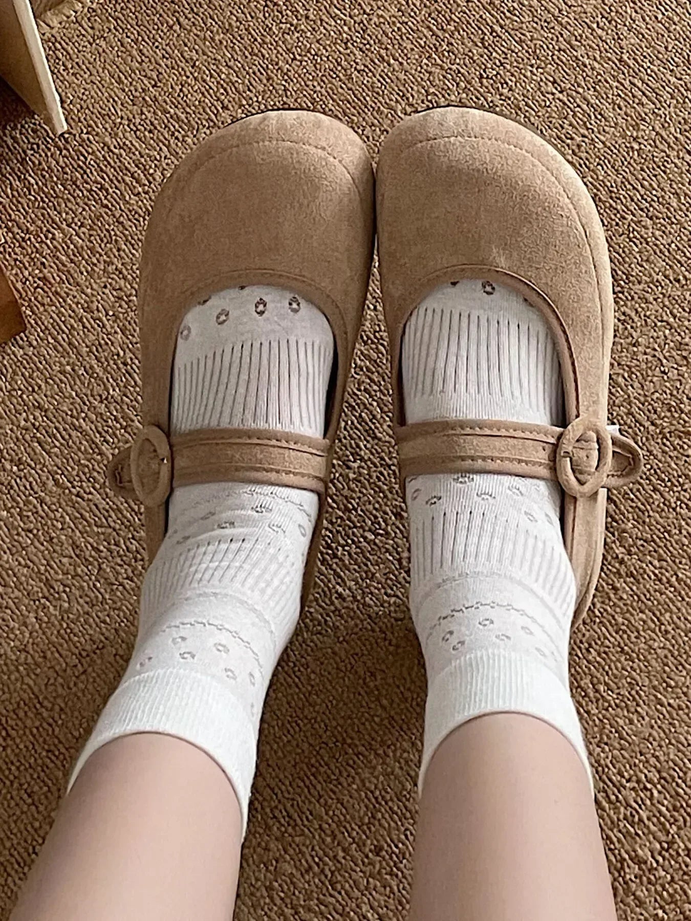 Round Toe Flat Slip-Ons - Makw Official Site