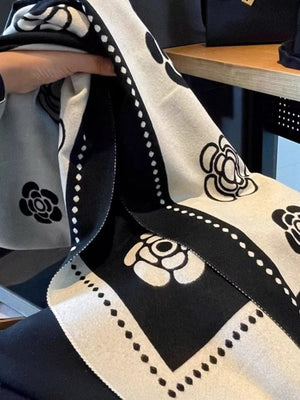 Floral Pattern Raw Hem Scarf - Makw Official Site