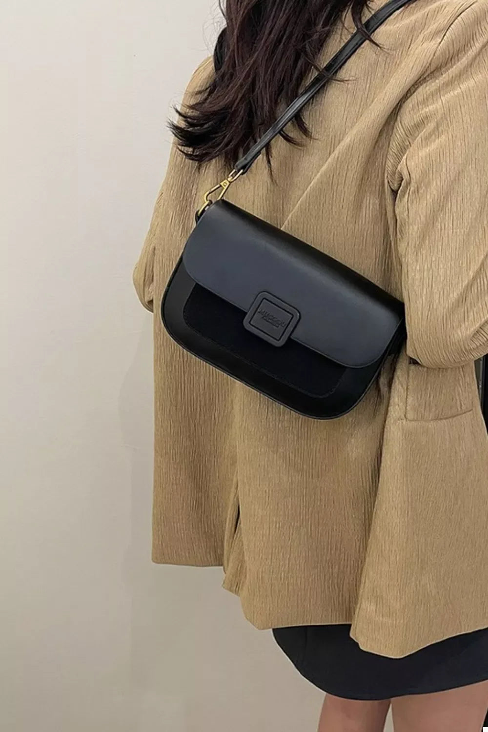 Flap Closure Shoulder Bag - Makw Official Site