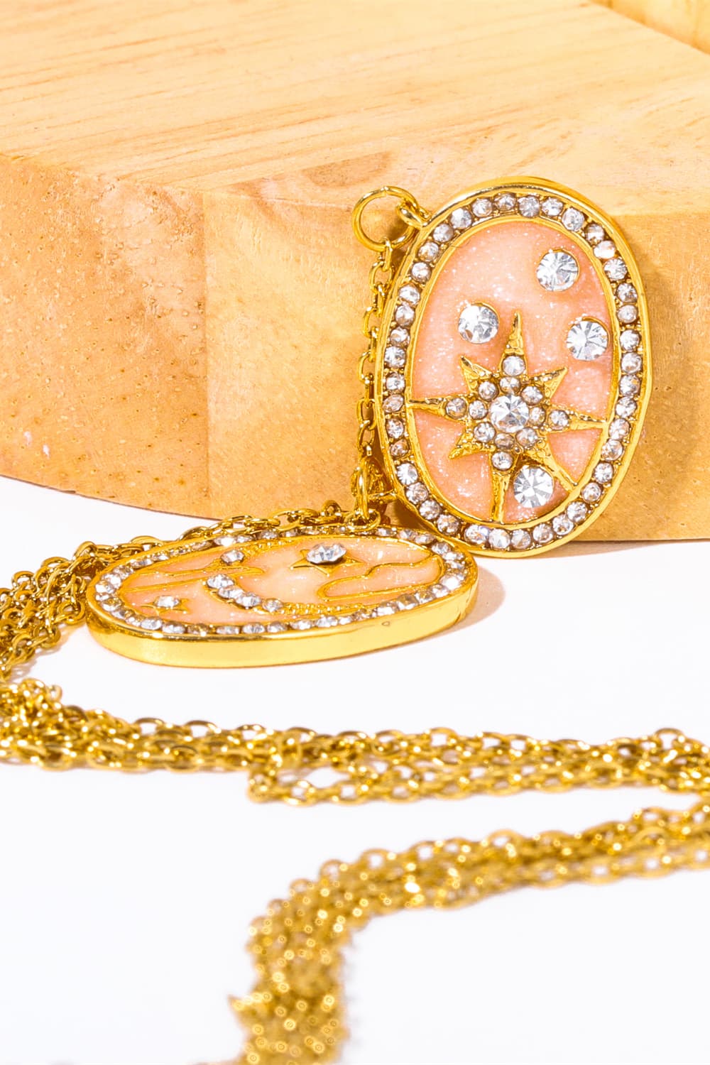 d2b49fc699574efc947e623fe8f757c3-Max