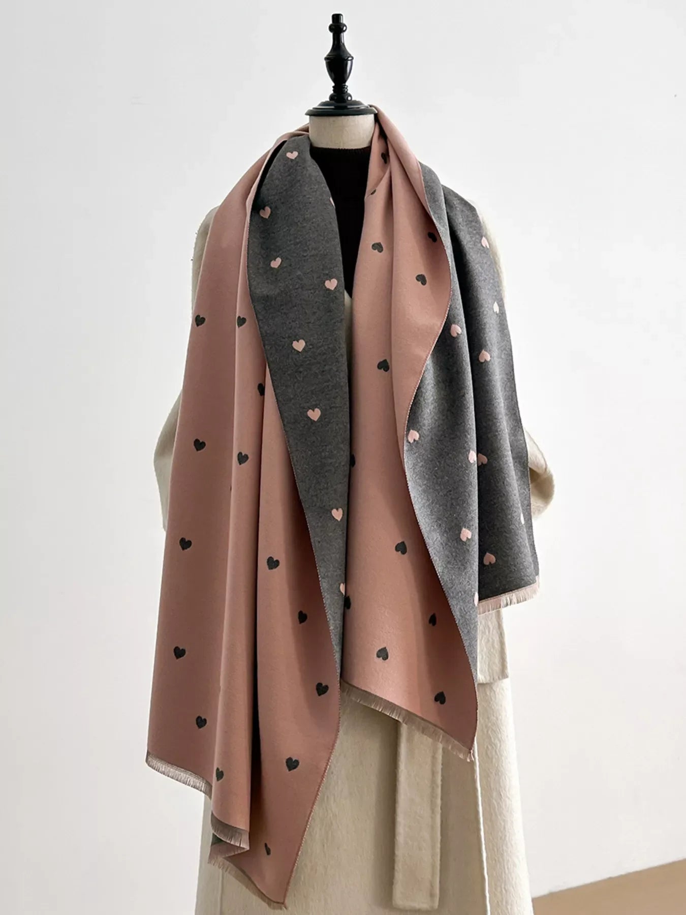 Heart Raw Hem Scarf - Makw Official Site