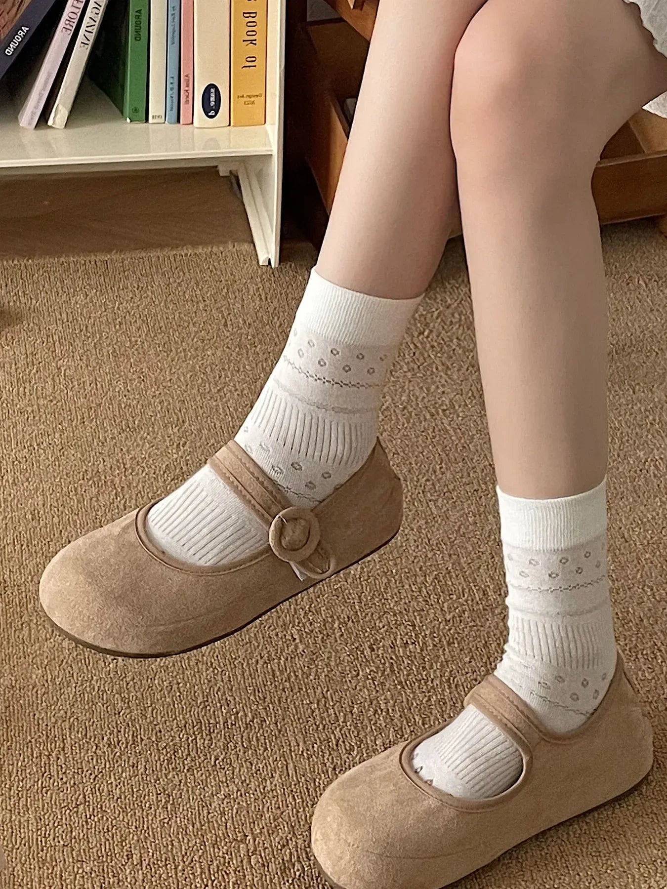 Round Toe Flat Slip-Ons - Makw Official Site