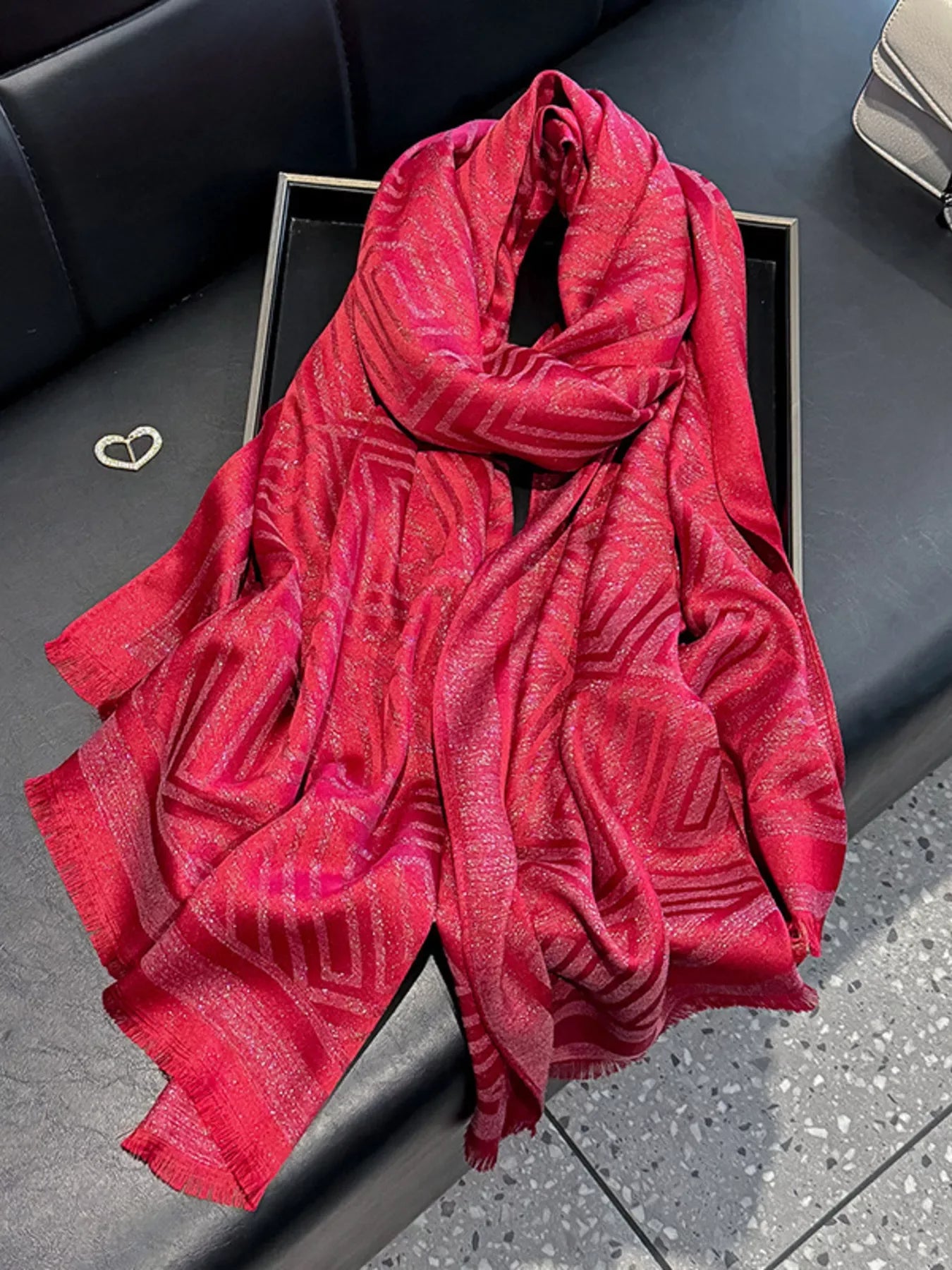 Raw Hem Lightweight Scarf - Makw Official Site