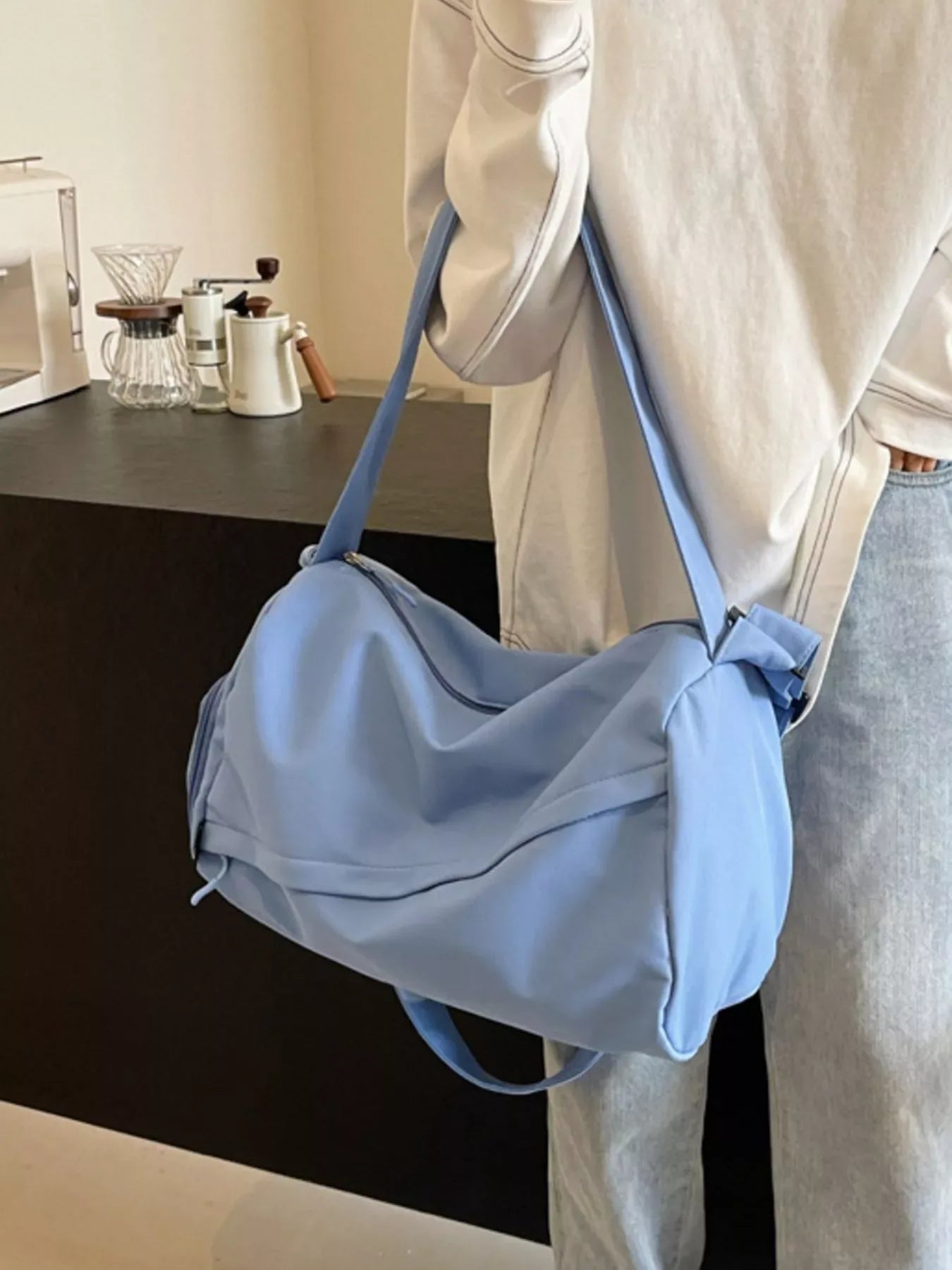 Lightweight Travel Duffel Bag with Shoulder Strap - Makw Official Site