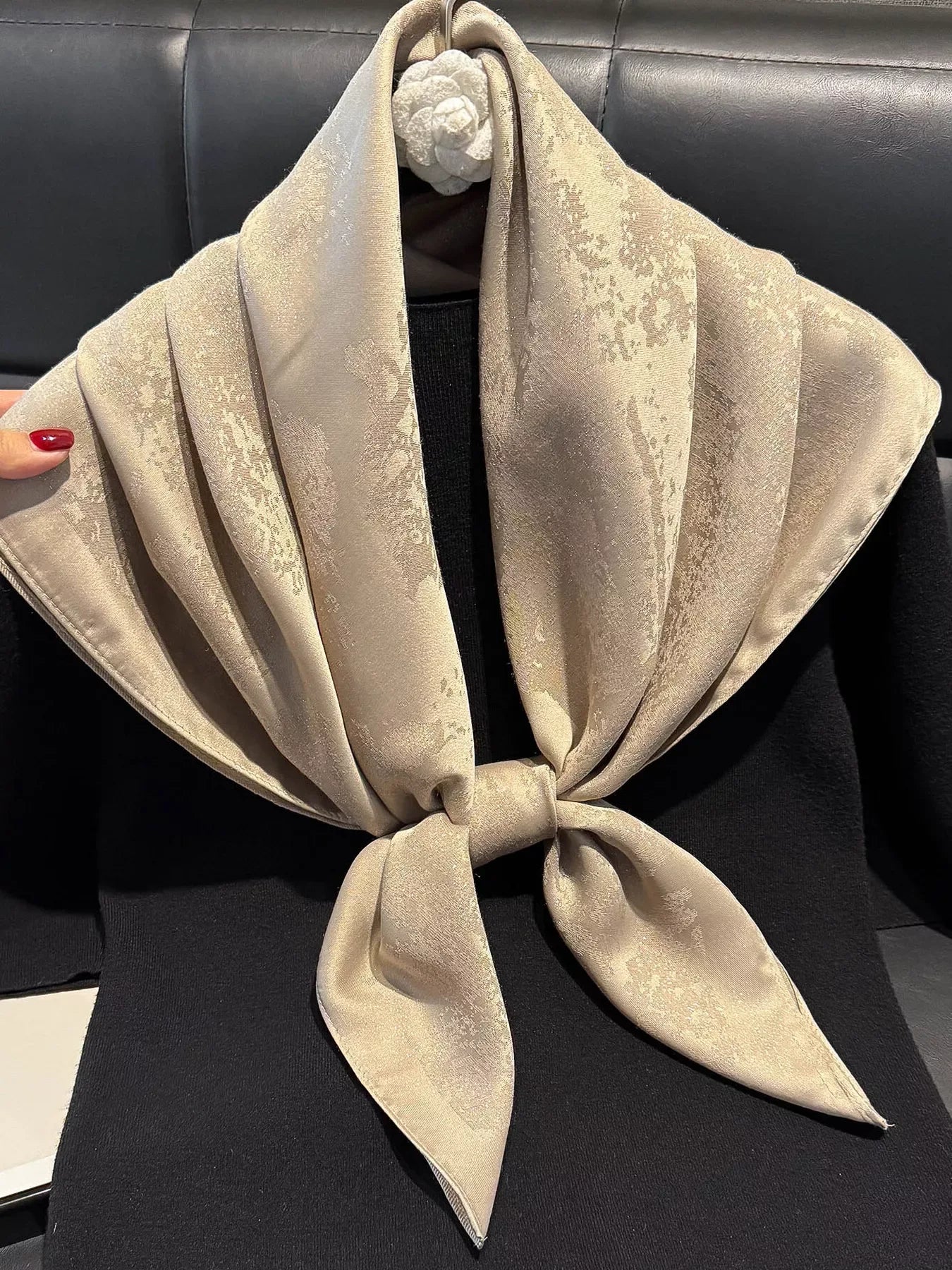 Lightweight Silk Scarf - Makw Official Site